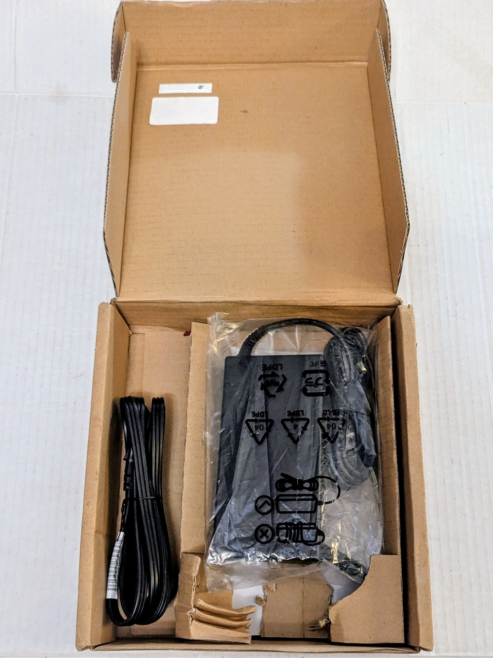 HP OEM  AC Power Adapter 120W 19.5V 6.15A P\N:644699-003
Spare: 645156-001 (NIB)